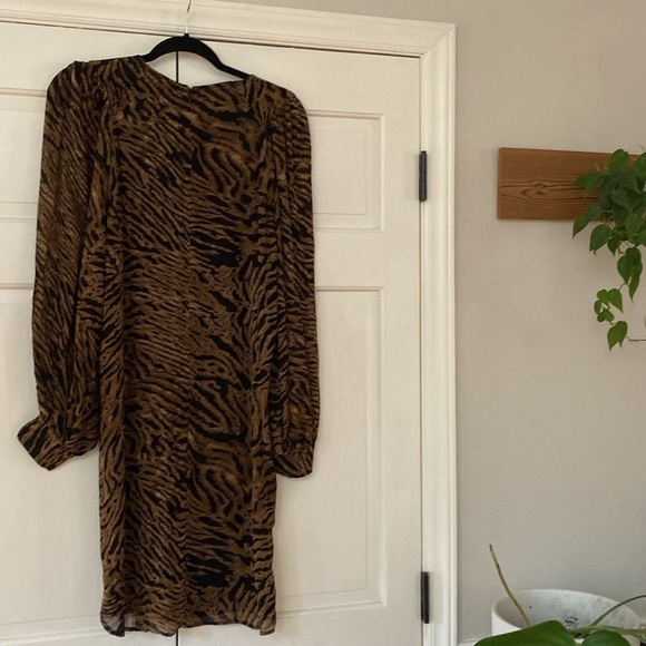 GANNI Tiger Print Dress NWT Size 34 Size US 2 Animal Print Mobwife Chic Viscose - Picture 15 of 16